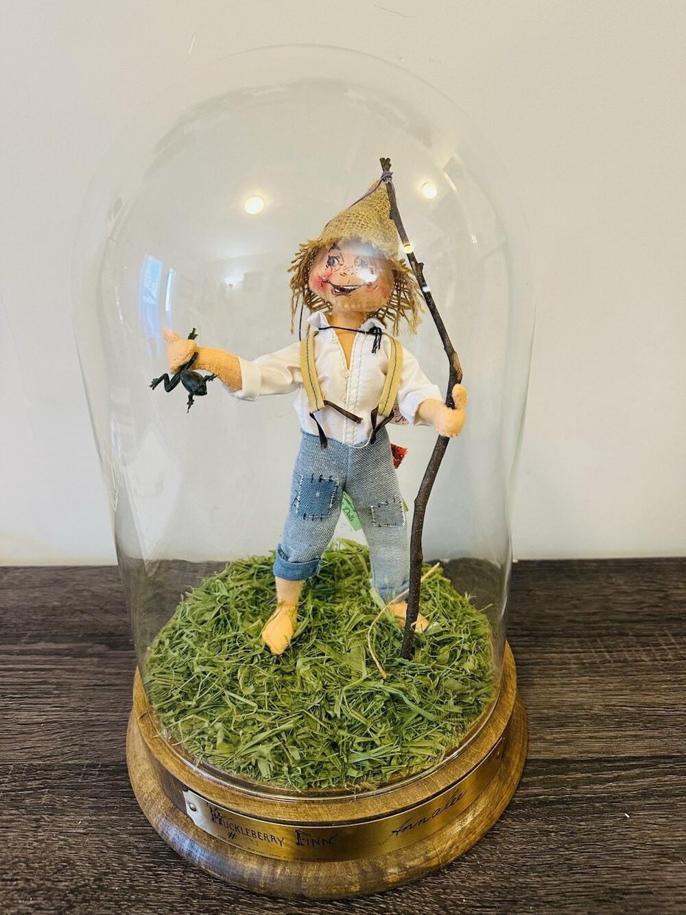 Annalee Dolls 1986 Huckleberry Finn Doll Glass Globe #281 Collectible Home Decor